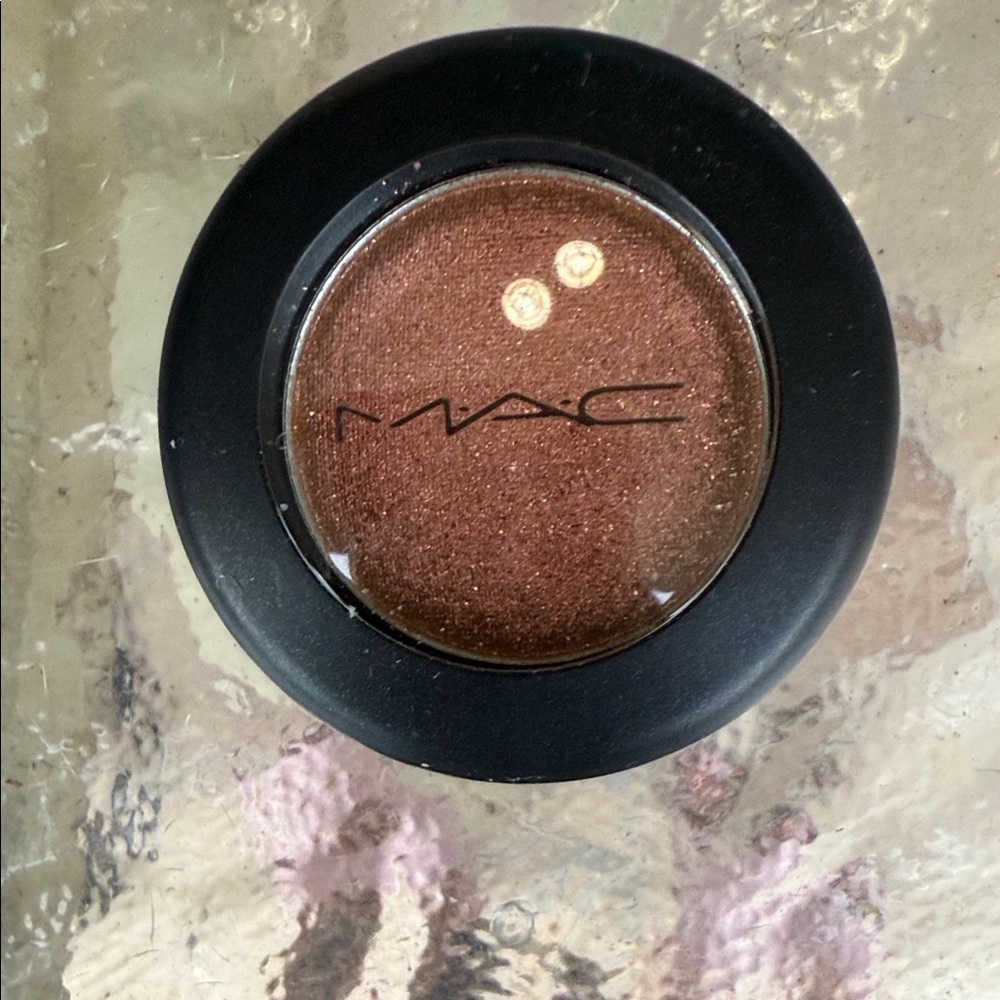 MAC Cosmetics Eyeshadow Collection - Rich Browns and Tans - Picture 7 of 8